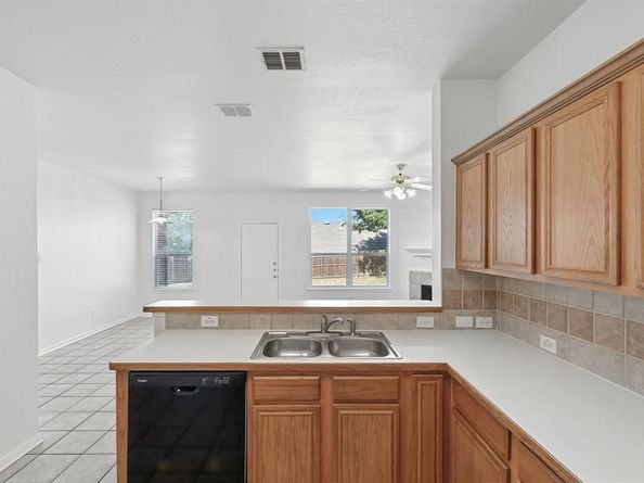 8125  Fleetwing Trail , Fort Worth Texas 76131