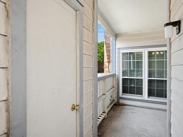 1601  Marsh Lane  208, Carrollton Texas 75006
