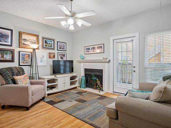 1601  Marsh Lane  208, Carrollton Texas 75006