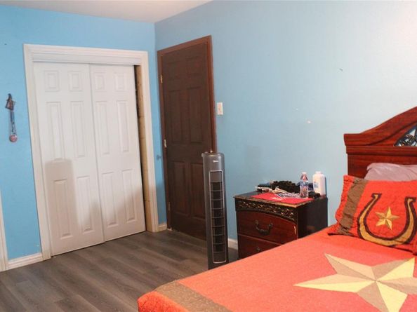 1913  Enchanted Lane , Lancaster Texas 75146