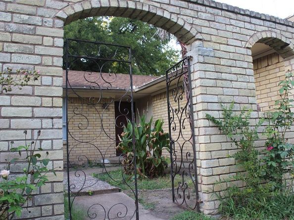 1913  Enchanted Lane , Lancaster Texas 75146