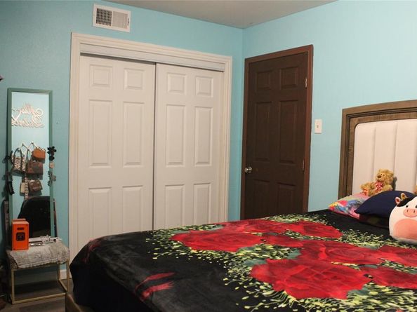 1913  Enchanted Lane , Lancaster Texas 75146