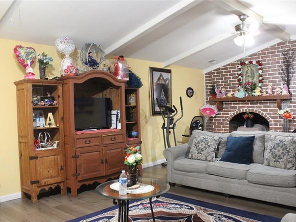 1913  Enchanted Lane , Lancaster Texas 75146