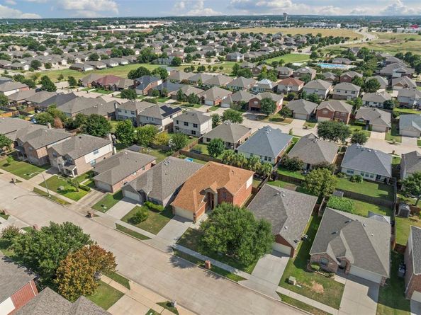 5712  Mountain Stream Trail , Fort Worth Texas 76244
