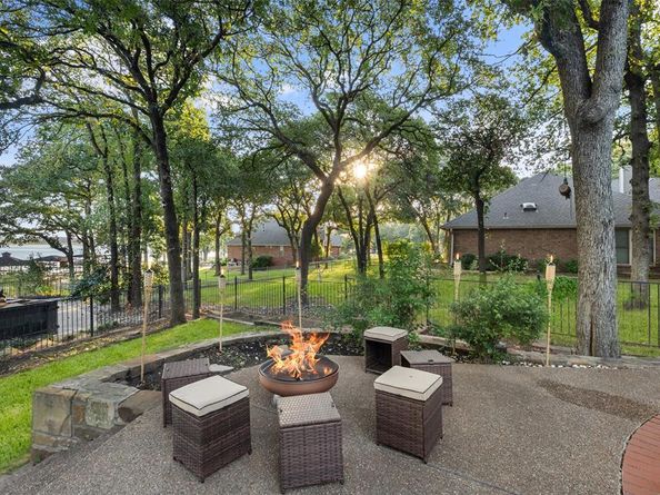 424  Windjammer Lane , Azle Texas 76020
