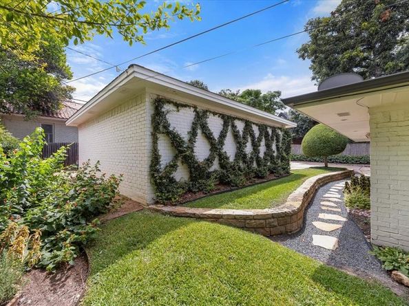 2417  Winton Terrace W, Fort Worth Texas 76109