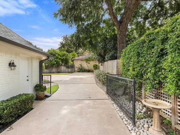 2417  Winton Terrace W, Fort Worth Texas 76109