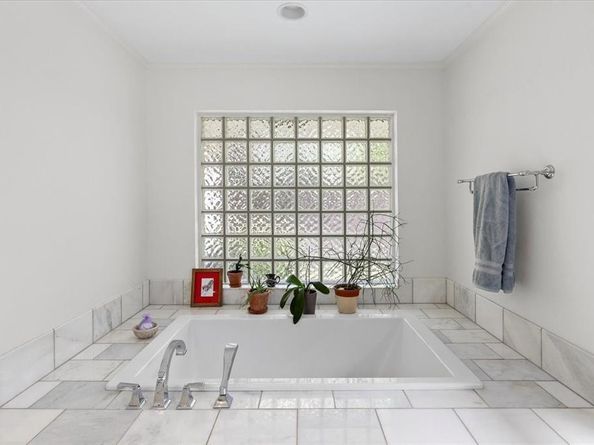 2417  Winton Terrace W, Fort Worth Texas 76109