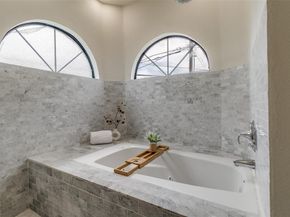 218 N Beacon Street  102, Dallas Texas 75214