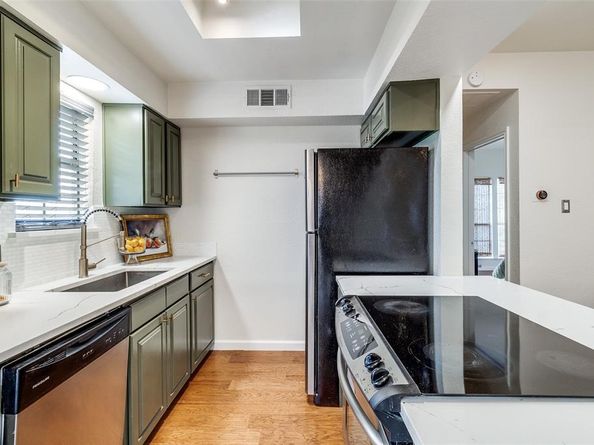 218 N Beacon Street  102, Dallas Texas 75214