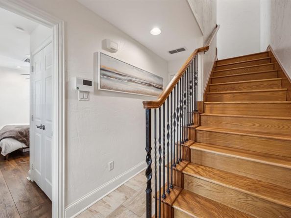 1012  Pavillion Street , Dallas Texas 75204