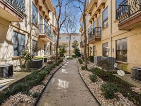 1012  Pavillion Street , Dallas Texas 75204