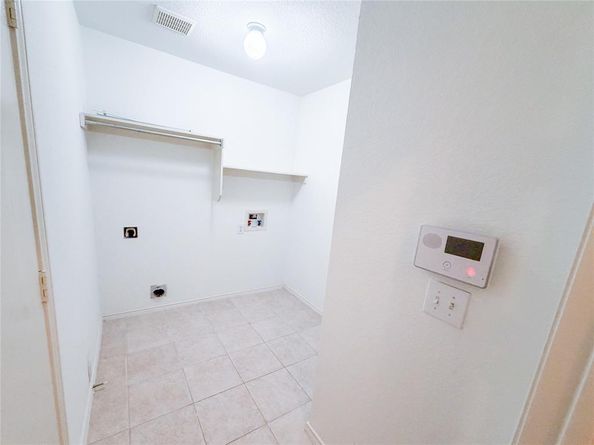 1737  White Feather Lane , Fort Worth Texas 76131