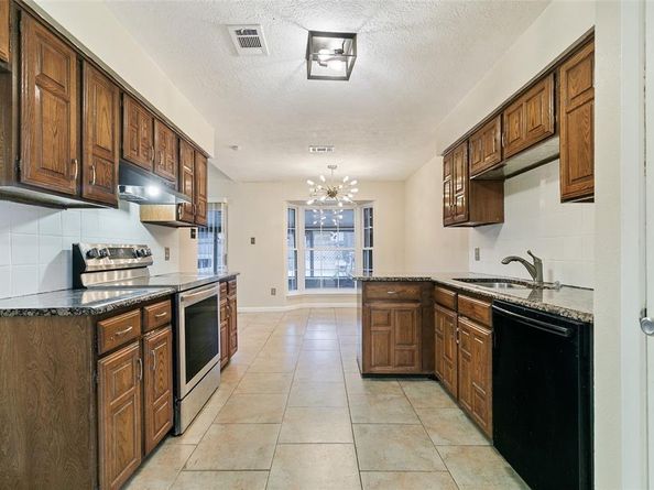 417  Kirby Creek Drive , Grand Prairie Texas 75052