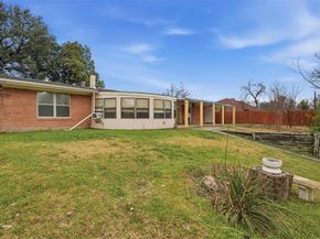 525 W Ridgewood Drive , Garland Texas 75041