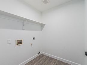 875  Grace Lane , Irving Texas 75061