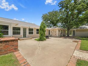 425  Oakhill Drive , Denton Texas 76201