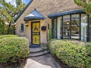 1902  Norfolk Avenue , Dallas Texas 75203
