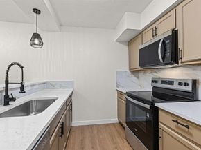 7510  Holly Hill Drive  152, Dallas Texas 75231