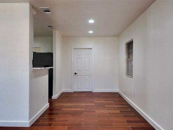 2212  Barlow Avenue , Dallas Texas 75224