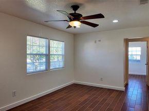 2212  Barlow Avenue , Dallas Texas 75224