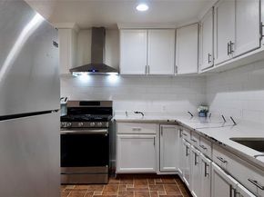 2212  Barlow Avenue , Dallas Texas 75224