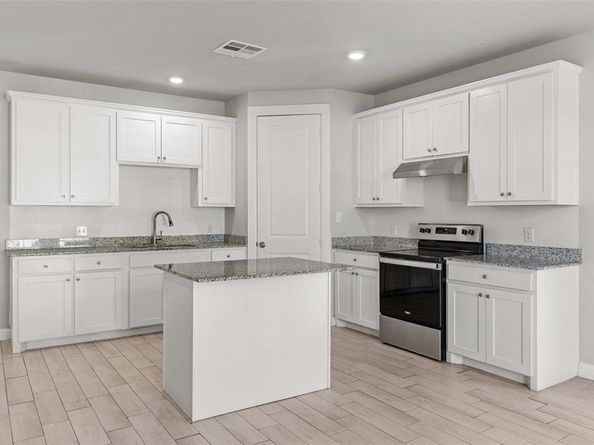 2021  Eva Street , Grand Prairie Texas 75051