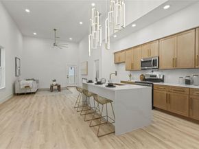 603 S Moore Street , Dallas Texas 75203