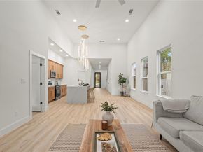 603 S Moore Street , Dallas Texas 75203