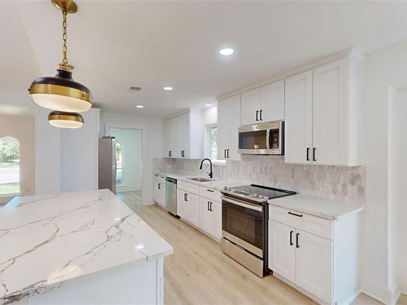 3024  Creekbend Drive , Plano Texas 75075