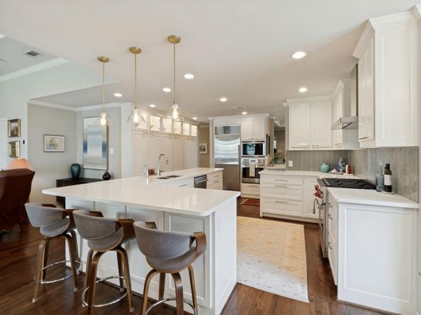 5835  Del Roy Drive , Dallas Texas 75230
