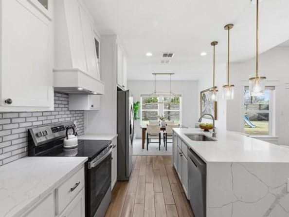 3247  Darvany Drive , Dallas Texas 75220