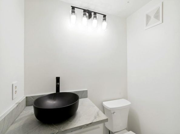 15151  Berry Trail  1501, Dallas Texas 75248