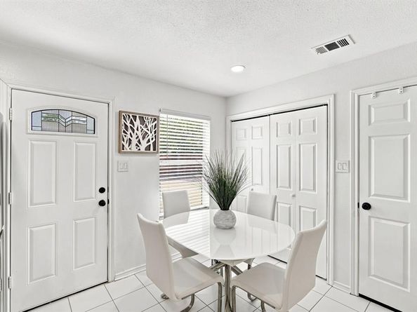 1910  Mcbroom Street , Dallas Texas 75212