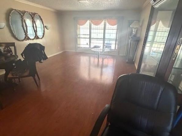 1907  Canelo Drive , Dallas Texas 75232
