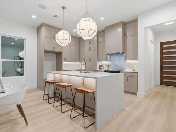 1834  Gallagher Street , Dallas Texas 75212