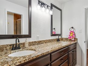 10  Ski Haven Drive , Justin Texas 76247