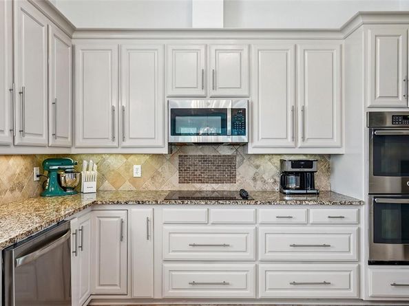 10  Ski Haven Drive , Justin Texas 76247