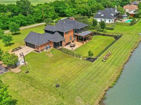10  Ski Haven Drive , Justin Texas 76247