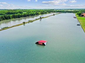 10  Ski Haven Drive , Justin Texas 76247