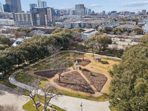 762  Spanish Oaks Place , Dallas Texas 75204