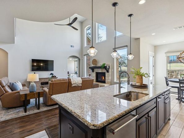 11100  Falling Leaf Trail , Flower Mound Texas 76226