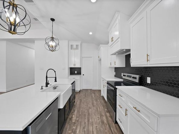 1812  Dillard Street , Fort Worth Texas 76105