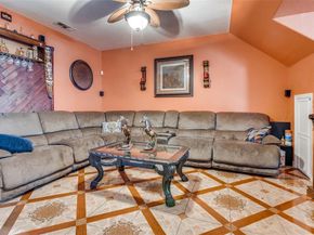 2503  Jim Street , Dallas Texas 75212