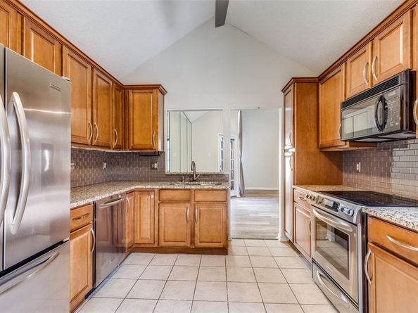 18031  Whispering Gables Lane , Dallas Texas 75287