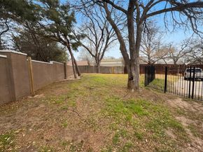 2101  Royal Dominion Court , Arlington Texas 76006