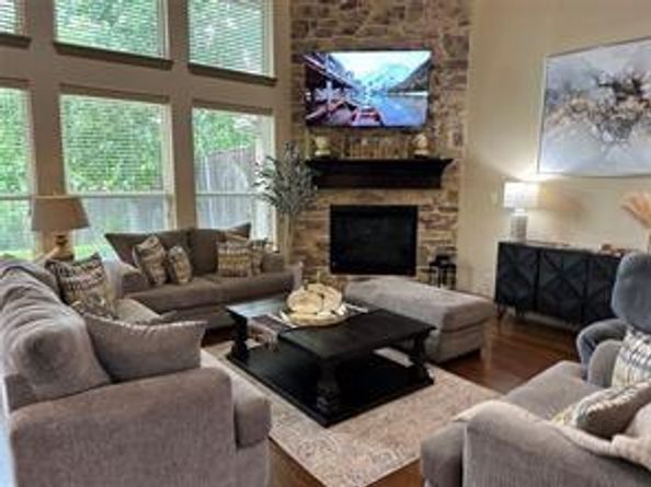 2813  Regents Park Lane , Garland Texas 75043