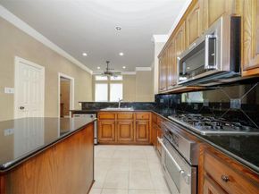 2906  Thomas Avenue , Dallas Texas 75204