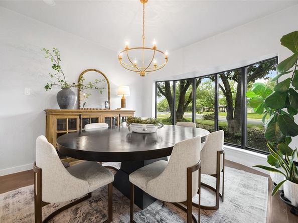10544  Cox Lane , Dallas Texas 75229