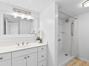 15221  Berry Trail  807, Dallas Texas 75248